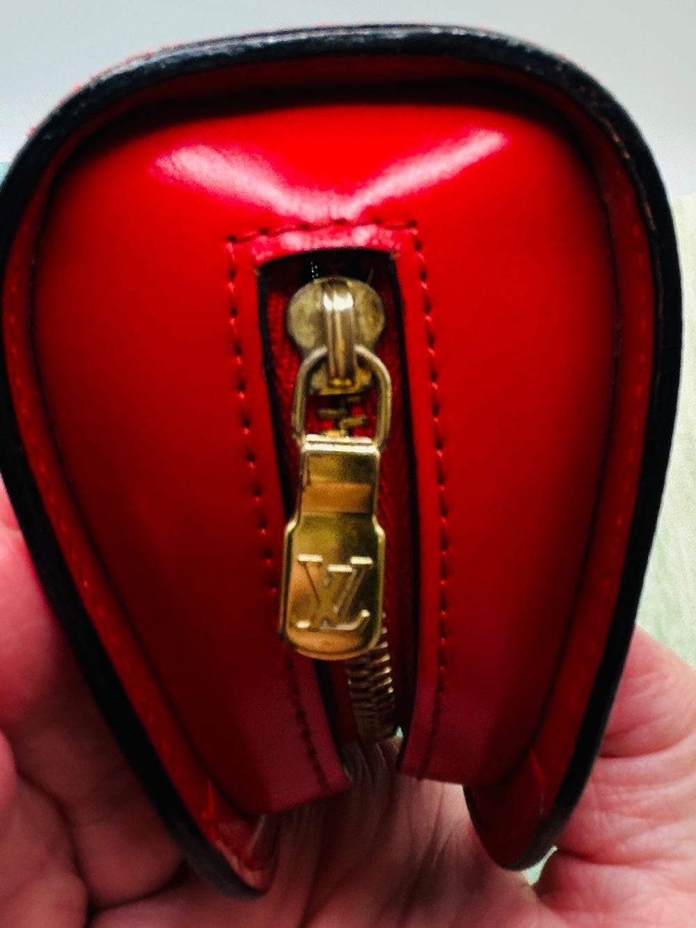 AUTHENTIC VINTAGE LOUIS VUITTON RED EPI COSMETIC POUCH PM - Picture 11 of 13